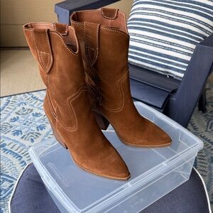 Chic Brown Heeled Boots